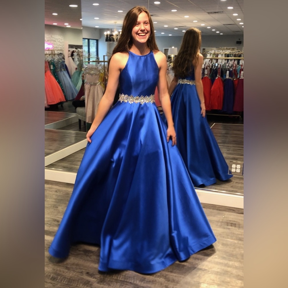 Beautiful blue ballgown. Perfect for prom or any pageant!!!